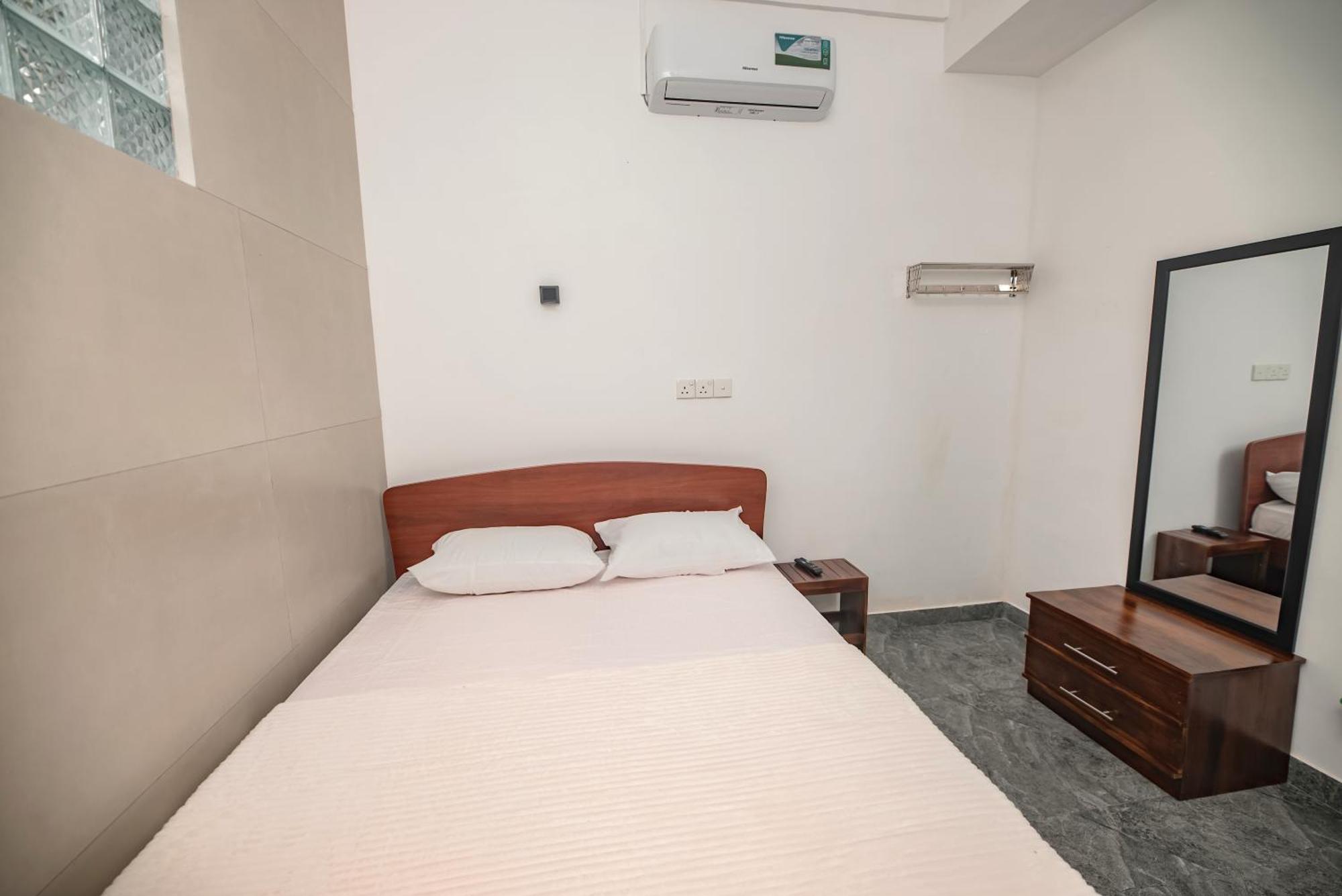 Nnr Wattala Hotel Ngoại thất bức ảnh